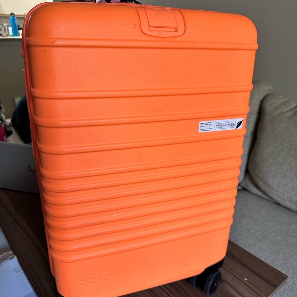 BÉIS creamsicle carryon. Gently used.